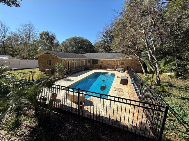 Building Photo - 315 Gaines Ave