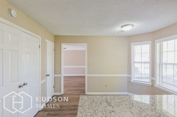 Building Photo - NOW AVAILABLE! - 1424 Milestone Dr, Collie...
