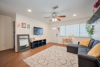 Building Photo - 4304 Sherwood Ln