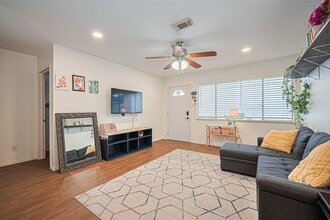Building Photo - 4304 Sherwood Ln