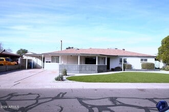 Building Photo - 2114 W San Juan Ave