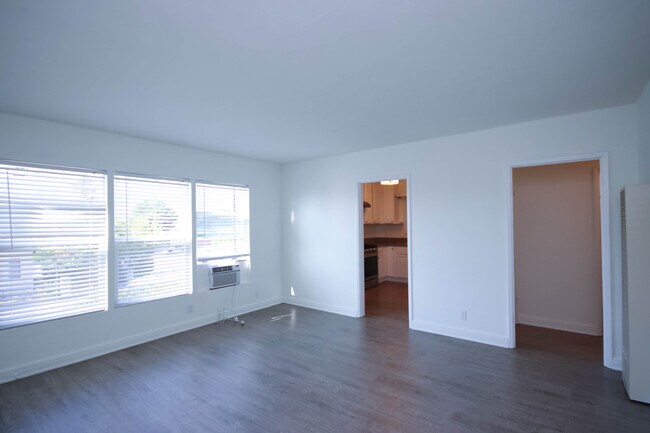 Building Photo - 3148 Abella St