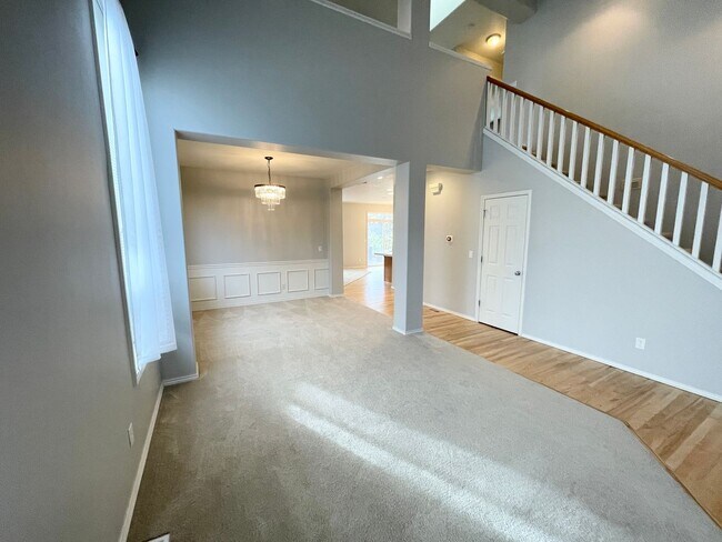 Foto del edificio - **$500 OFF YOUR FIRST FULL MONTH'S RENT!**...