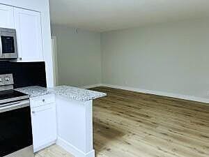 Building Photo - 260 NW 19th St