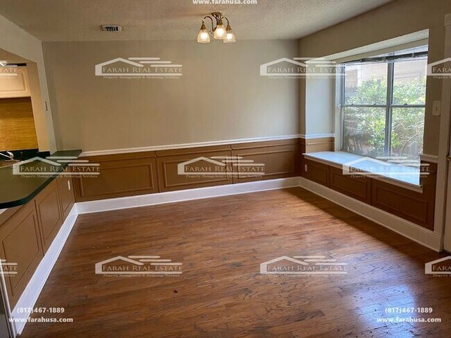 Building Photo - 3/2.5 Two-Story Townhome Now Available!