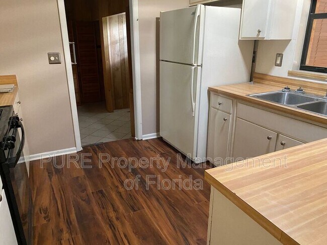 Foto del edificio - 746 SE 29th Terrace