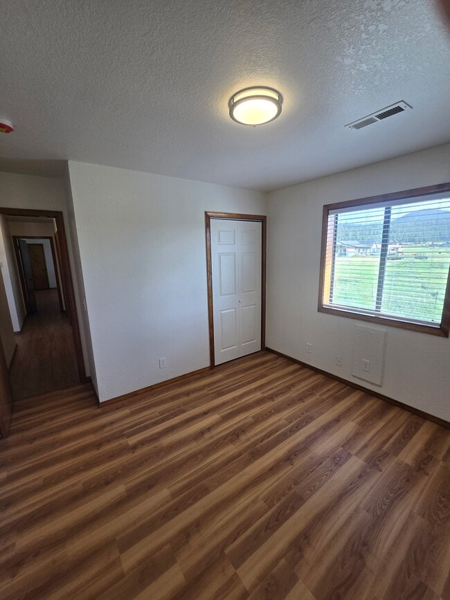 Building Photo - 7375 W Bridle Trail
