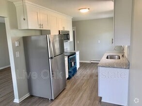 Building Photo - 314 Woodview Ave