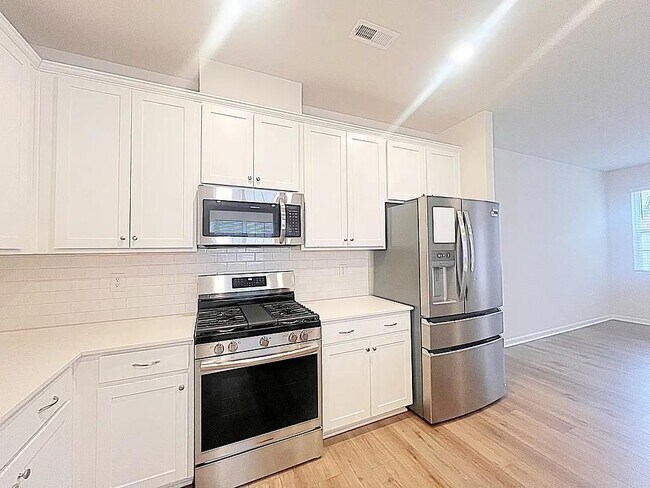 Foto del edificio - 211 Stellate Pl