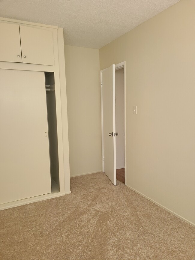 Building Photo - 2414 Hadley Ln