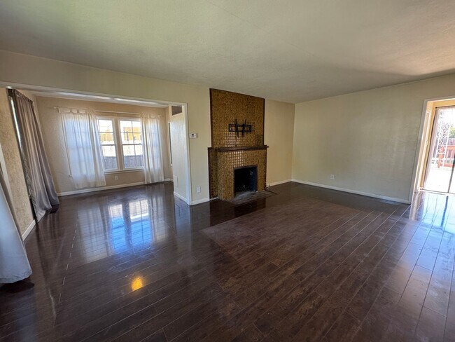 Foto del edificio - Charming 3-Bedroom Home with a spacious yard and modern amenities in Chula Vista