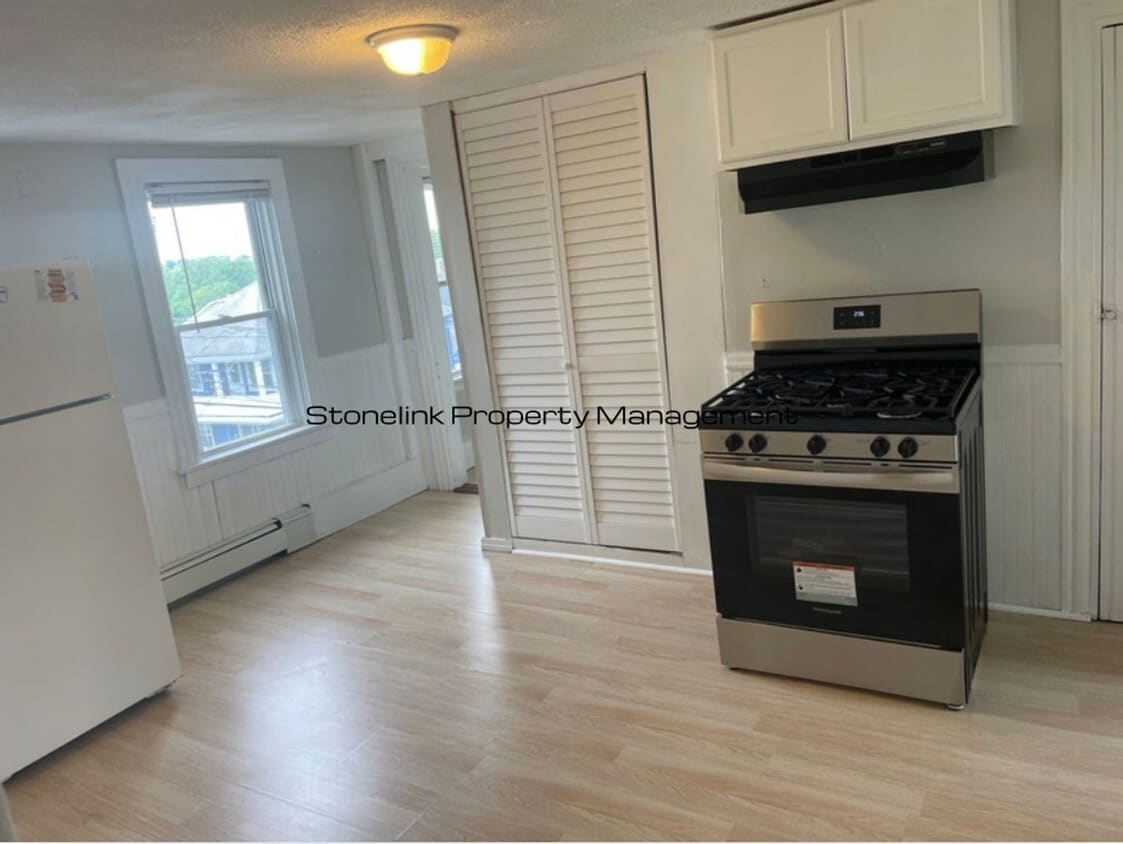 Primary Photo - *49 Commodore Street