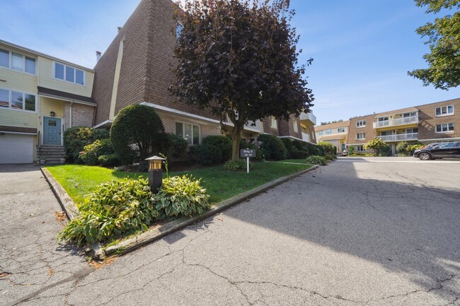 Building Photo - 61 Seaview Ave