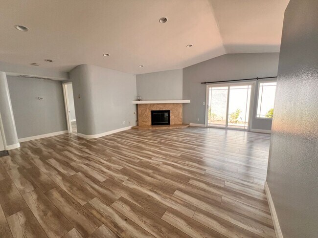 Foto del edificio - 4481 Feather River Rd
