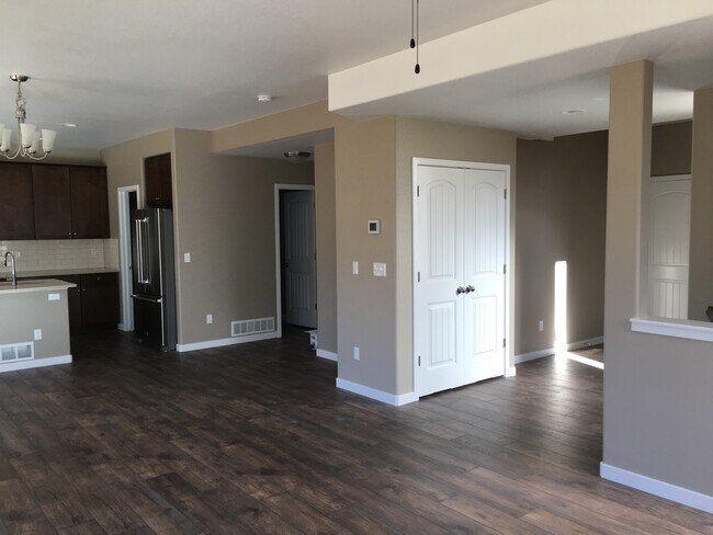 Building Photo - 15702 Lake Mist Dr