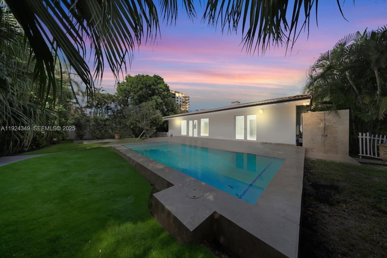 Foto principal - 850 N Venetian Dr