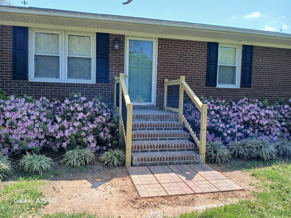 Puerta principal - 4008 Lebanon Rd