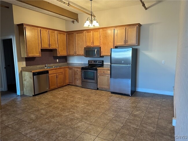 Building Photo - 617 Hiawatha Blvd