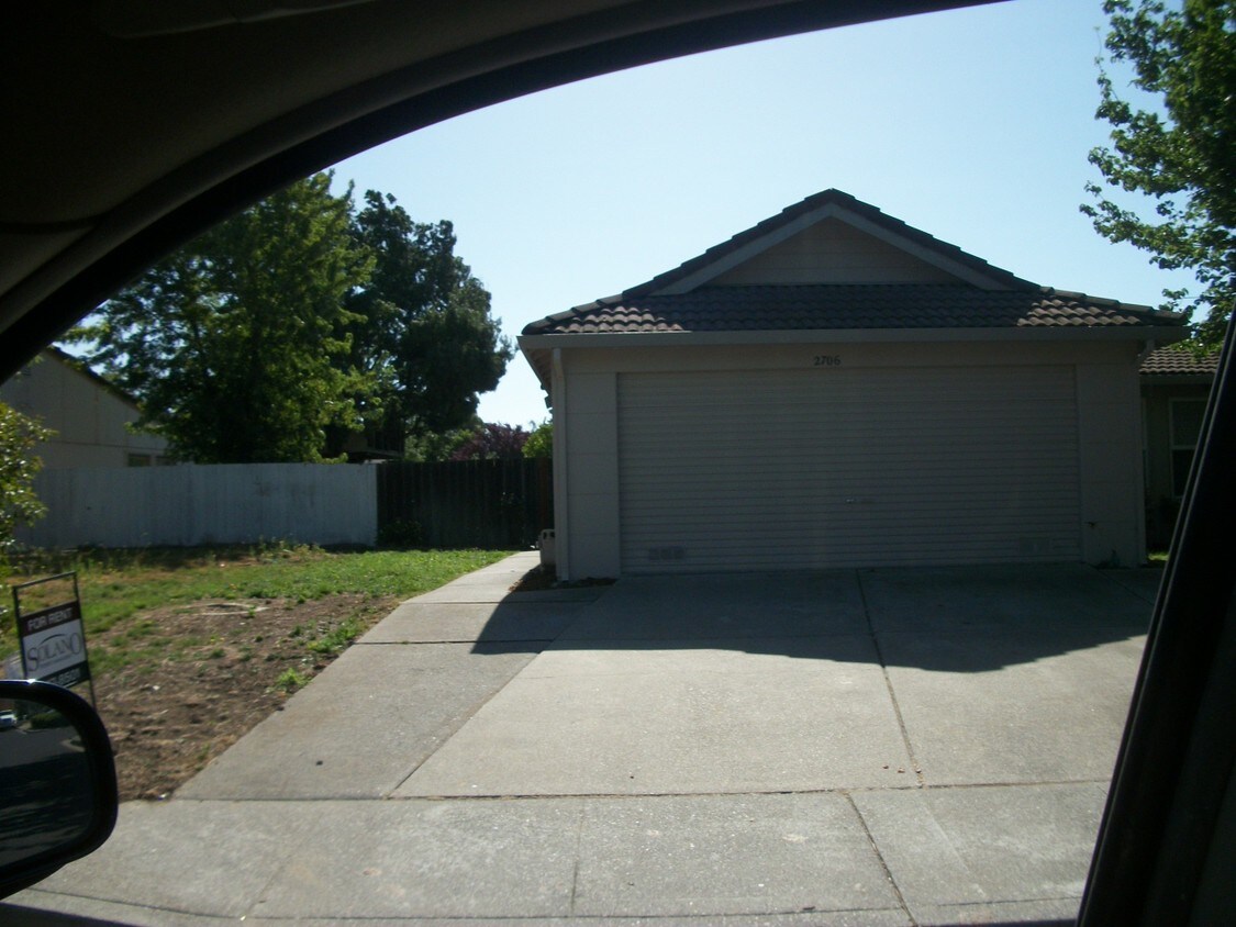 Primary Photo - 2706 Cascade Ln