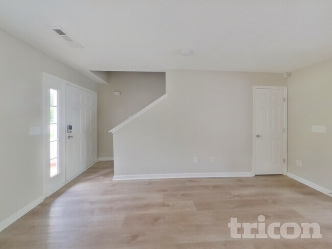 Foto del edificio - 4028 Deer Run Trce