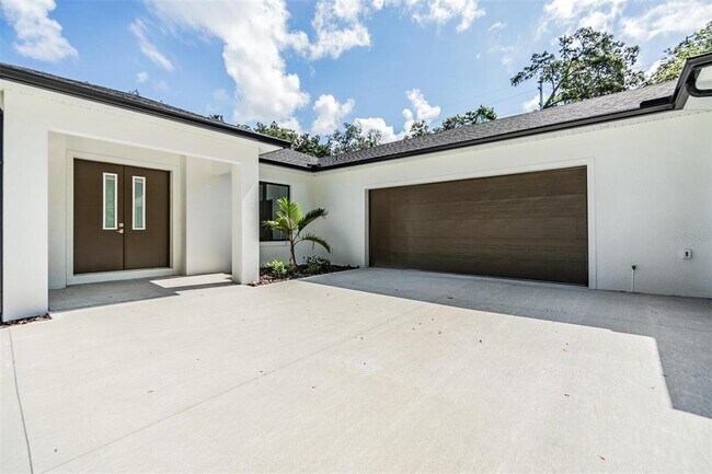 Building Photo - 2114 Curry Rd