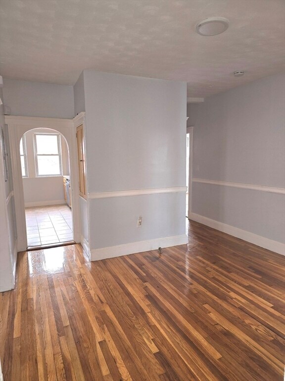 Building Photo - 15 Mora St