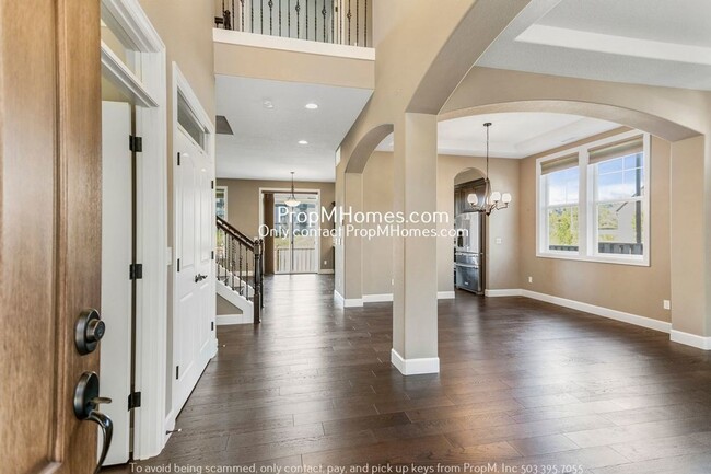 Foto del edificio - Stunning Four Bedroom Home In NW Portland ...