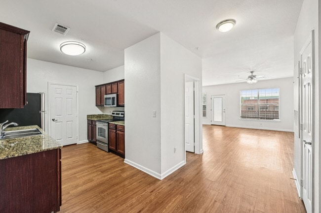 Building Photo - Oaks Estates of Coppell