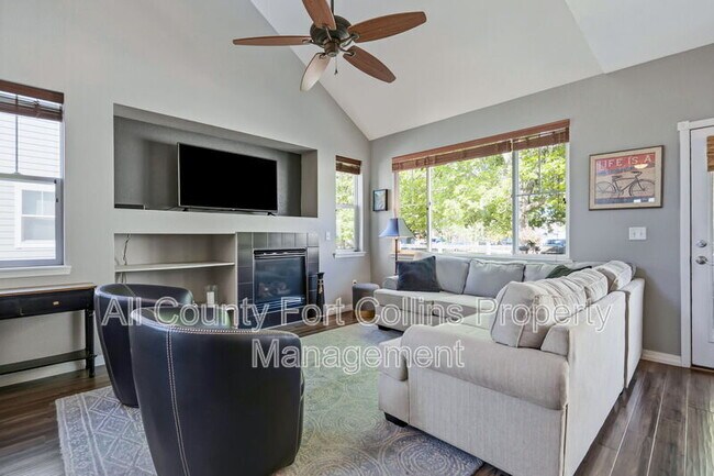 Building Photo - 2333 Windrow Dr