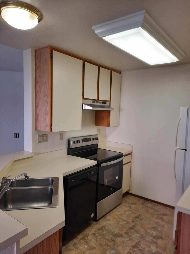 Cocina con superficie de vidrio - 9721 Mesa Springs Way