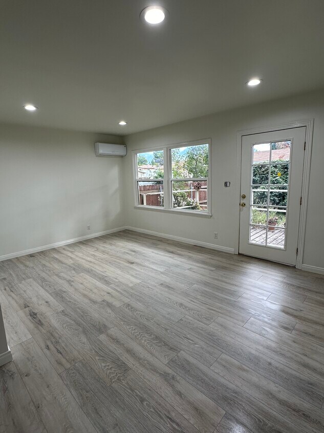 Primary Photo - 6634 Gaviota Ave
