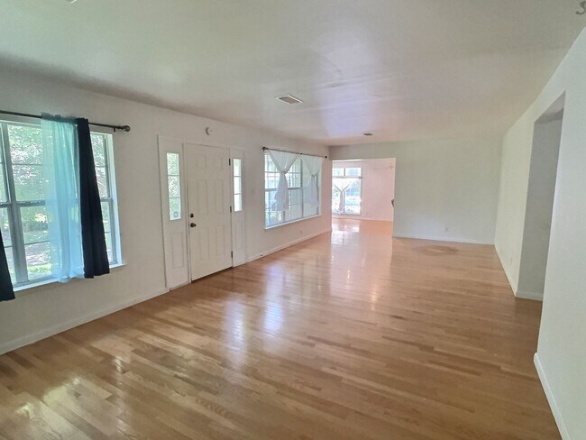 Foto del edificio - Spacious 4-Bedroom Home in the Desirable Gulf Hills Golf Course Community!