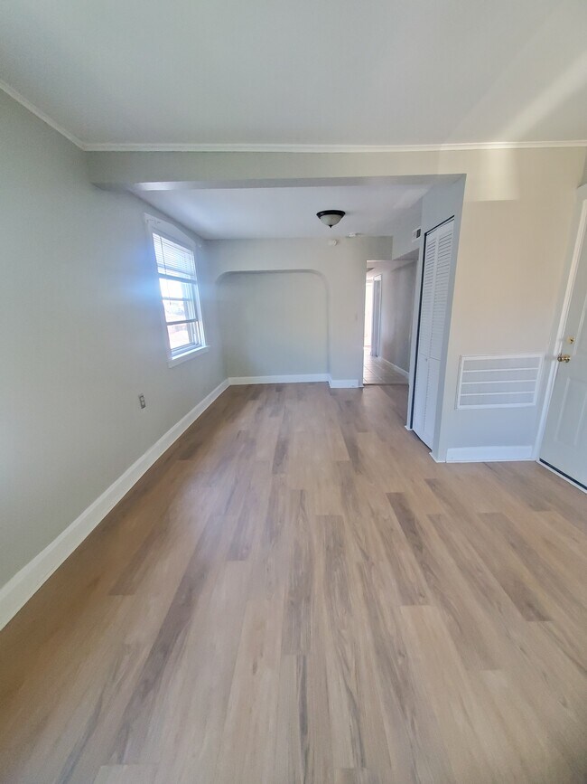 Foto del edificio - 4136 N McVicker Ave