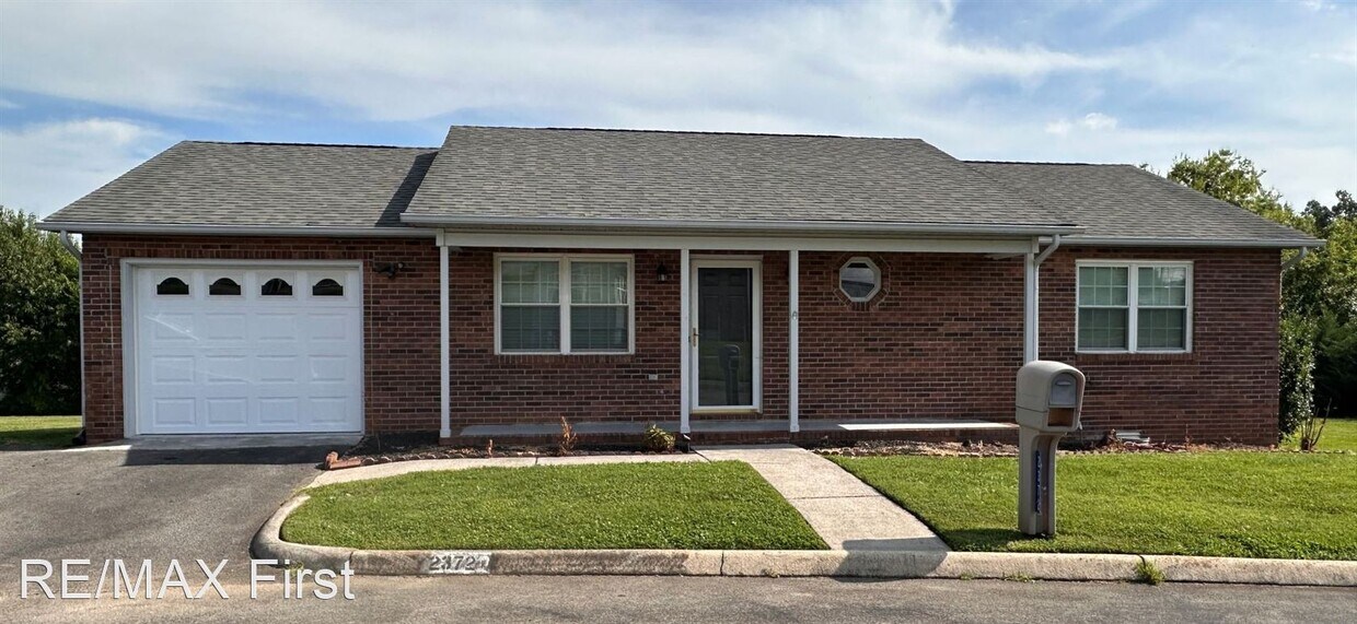 Primary Photo - 2 br, 2 bath House - 2372 Governors Court