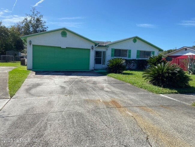 Building Photo - 1120 Bluehill Dr N