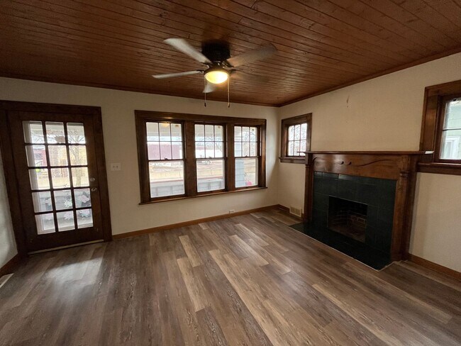 Foto del edificio - 210 N 1st Ave