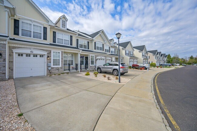 Foto del edificio - 94 Brookfield Dr
