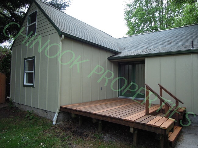 Building Photo - 3 Bedroom House in Southwest Eugene