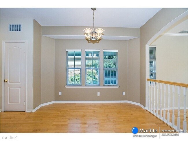 Building Photo - 4 br, 2.5 bath Townhome - 5740 S Glennie L...