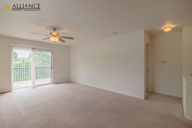Foto del edificio - Balcony & Walkout Basement!