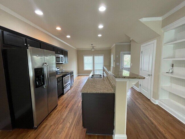 Foto del edificio - PRE-LEASING FOR AUGUST 2026!