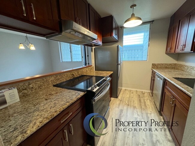 Building Photo - Spacious 3 Bdrm 2.5 Bath Mililani Townhouse