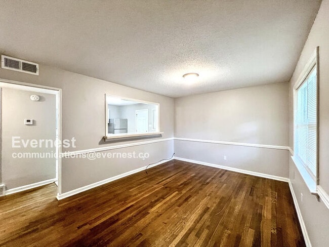 Building Photo - 1369 Bennington Dr