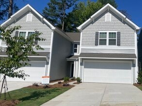 Building Photo - 353 Pearl St