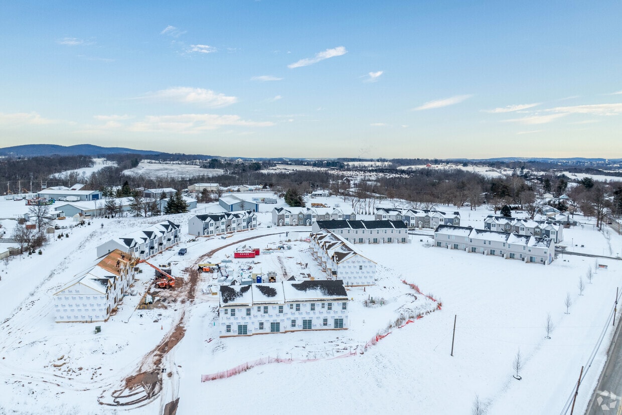Aerial Photo - Aspen Ridge Townhomes
