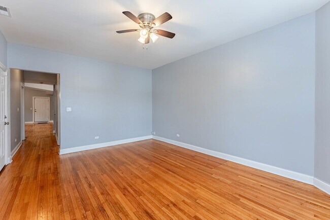 Building Photo - 163 N Lockwood Ave