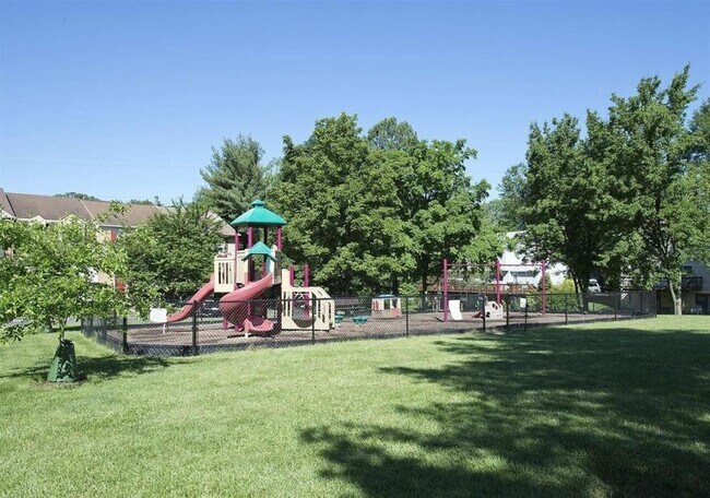 Foto del edificio - 3722 Mount Airey Ln