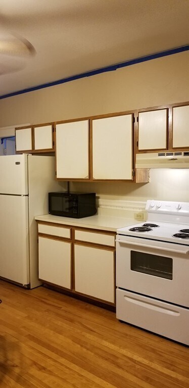 Building Photo - 17 N Woodford St