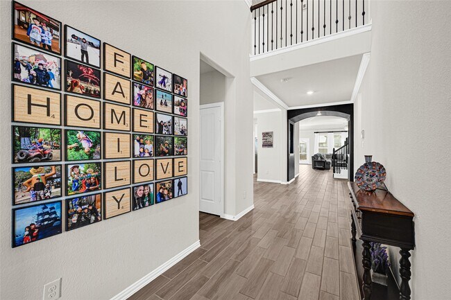 Foto del edificio - 12310 Woodnote Ln