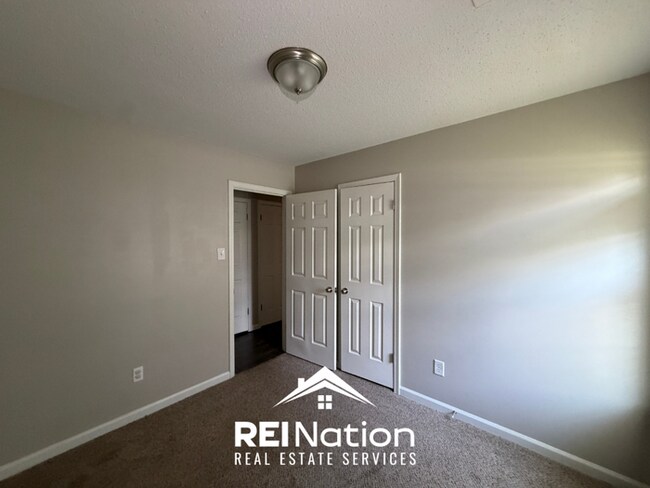 Building Photo - Move-In Ready 3BR/2BA Home in 38133 - Hardwood Floors & Great Storage